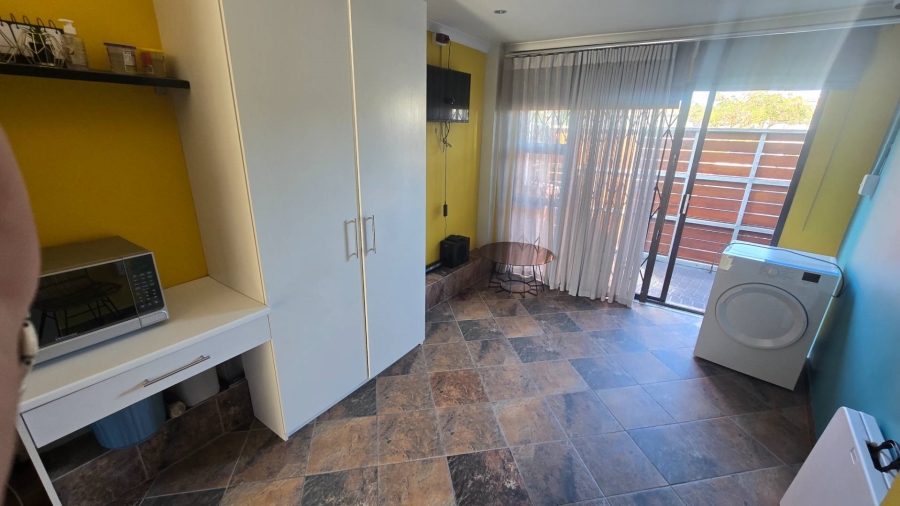 5 Bedroom Property for Sale in Sunningdale Western Cape
